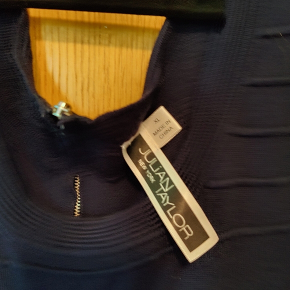 Julian Taylor New York dress - Picture 2 of 3